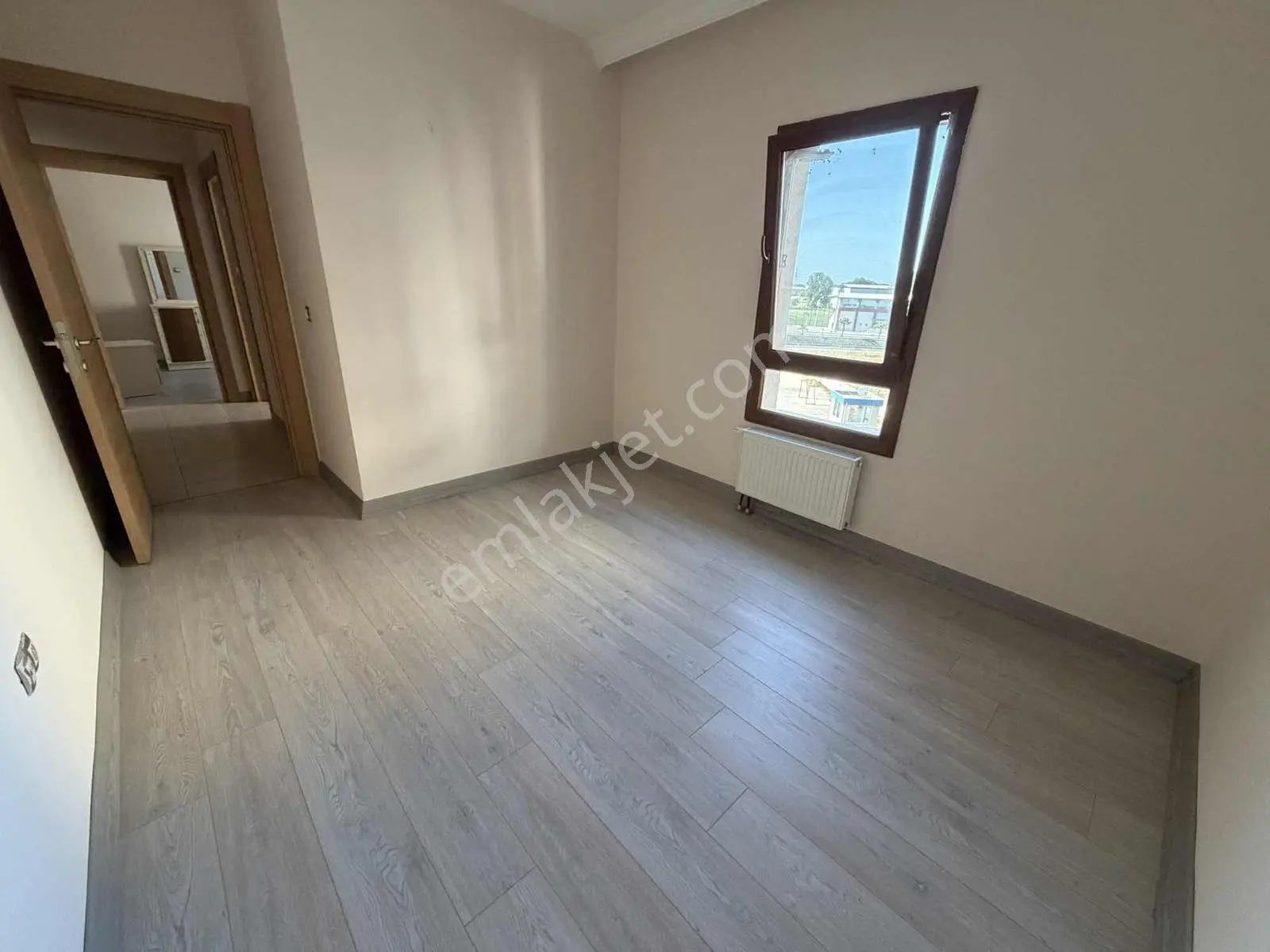 Yağmur Emlaktan Toki'de Satılık Ara Kat Güney Cephe 3+1 Daire - Görsel 4