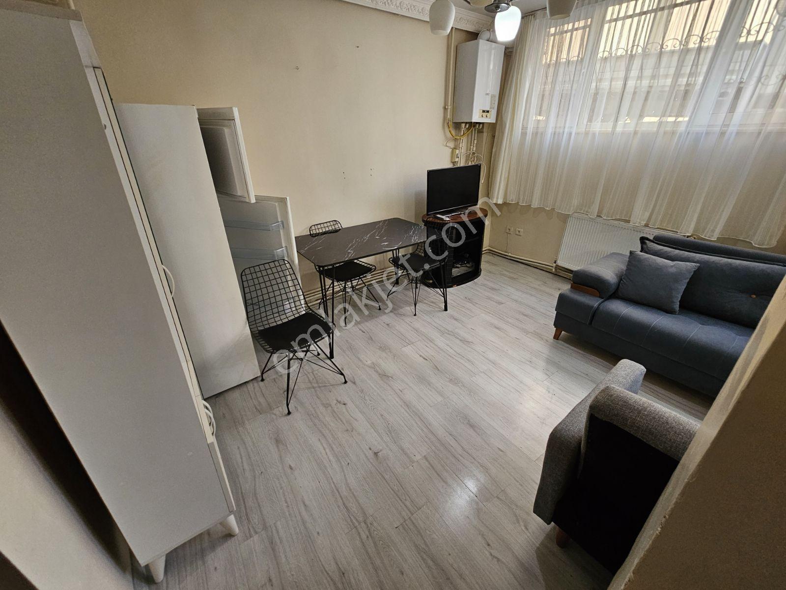 Kocamustafaşa Merkezi Konum 50mk Eşyalı 1+1 Bodrum Kat 22.000tl - Görsel 13