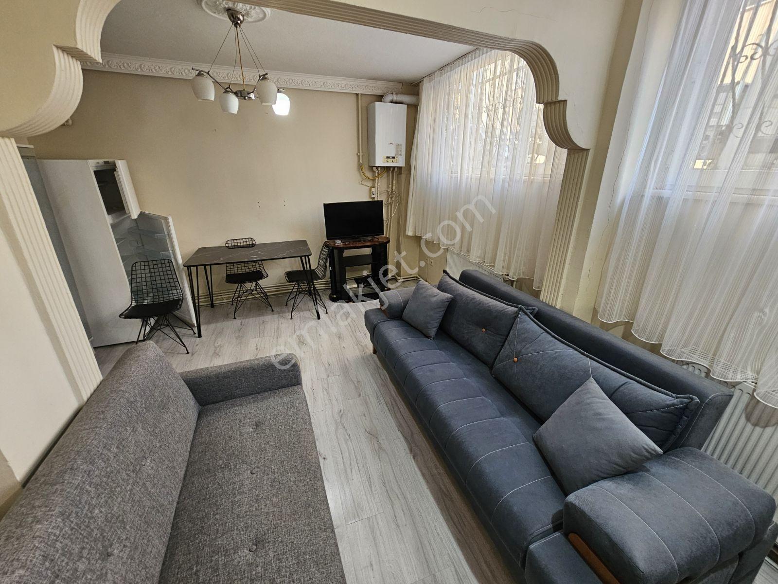 Kocamustafaşa Merkezi Konum 50mk Eşyalı 1+1 Bodrum Kat 22.000tl - Görsel 4