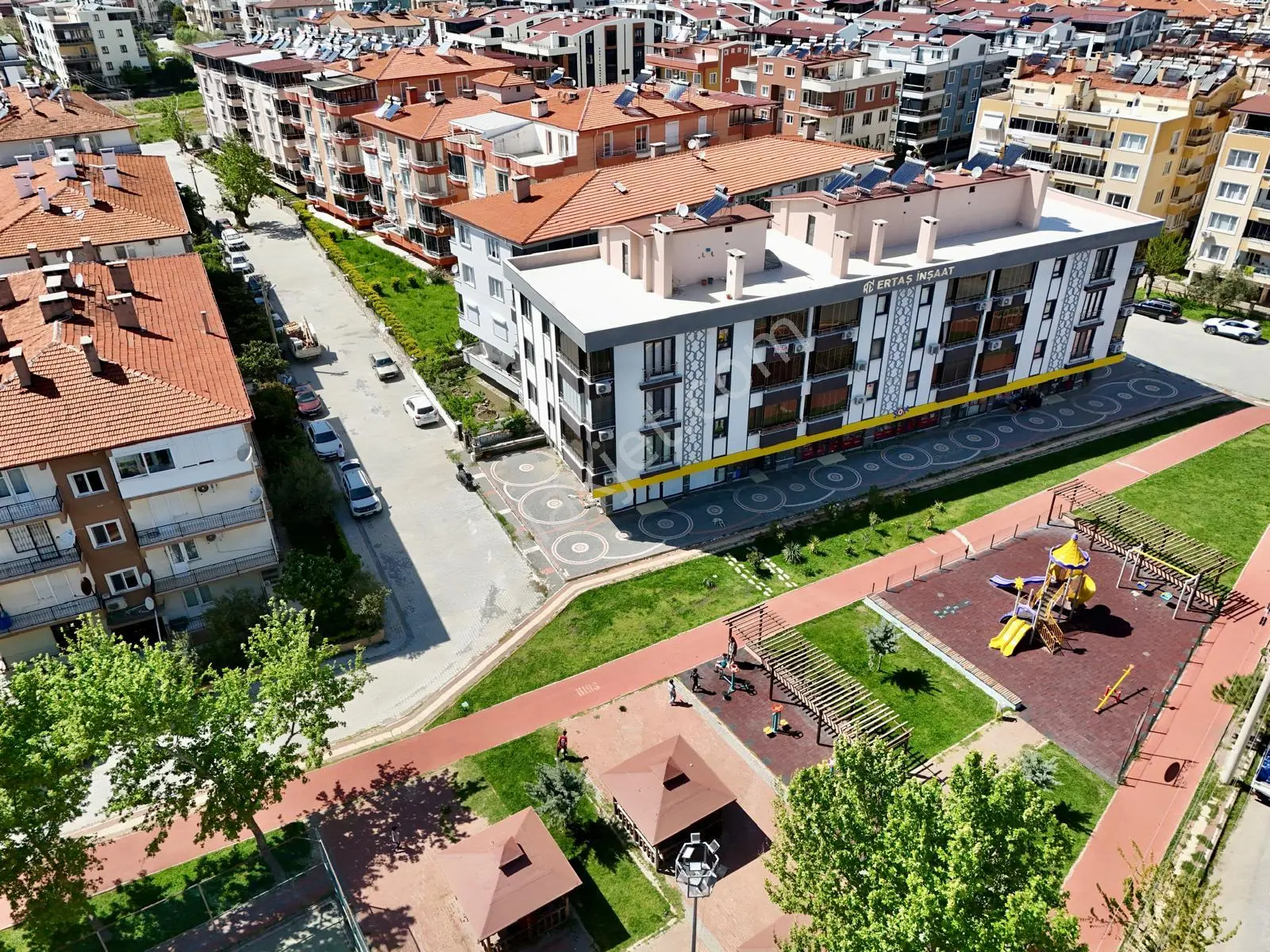 Akçay Aras Emlaktan Altınkumda 2+1 Ara Kat Ayrı Mutfaklı - Görsel 4