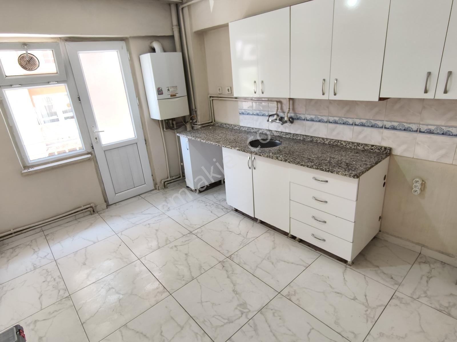 Pera'dan Emek Mh. Ertaş Caddesi Üzerinde 4+1 Kiralık Daire - Görsel 9
