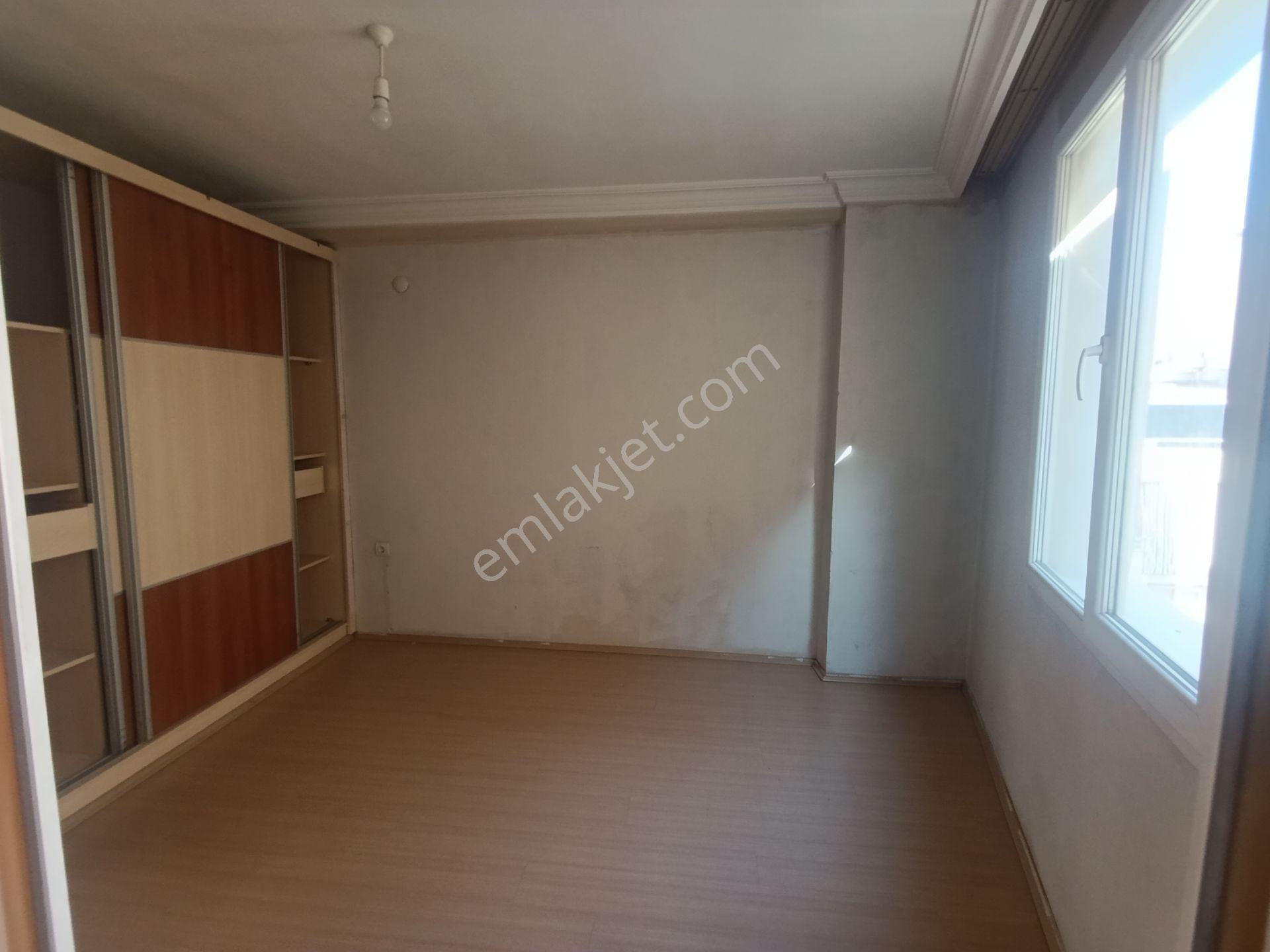 Salihli Mithatpaşa'da 1+1 Kiralık Çarşı Merkezinde Daire - Görsel 13