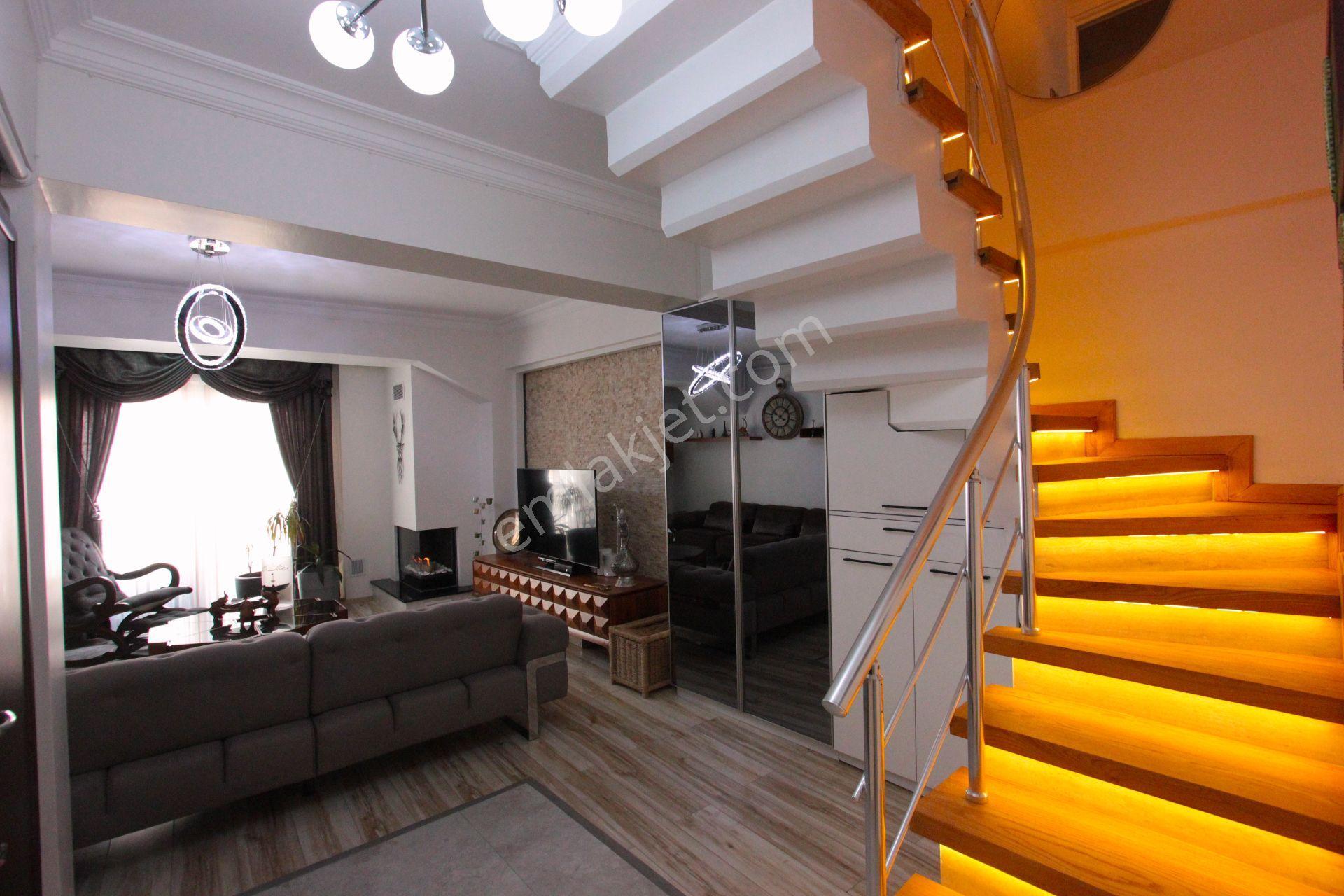 Gaziosmanpaşa Merkez'de 4+1 Geniş Ve Bakımlı Satılık Daire
