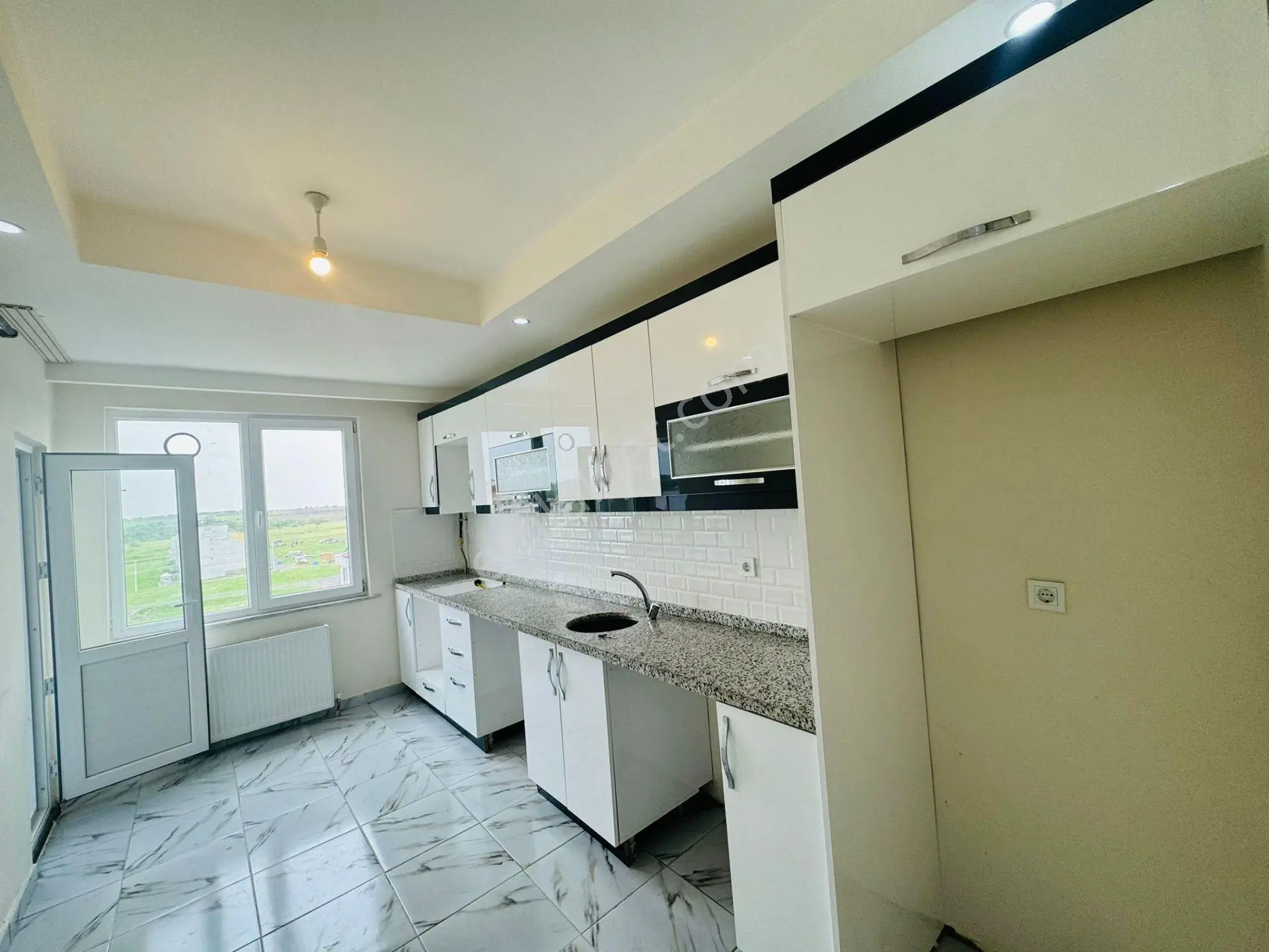 Merpa'dan Kızılpınar Namık Kemla Mah'de/ Kiralık / Öncephe 2+1 - Görsel 3