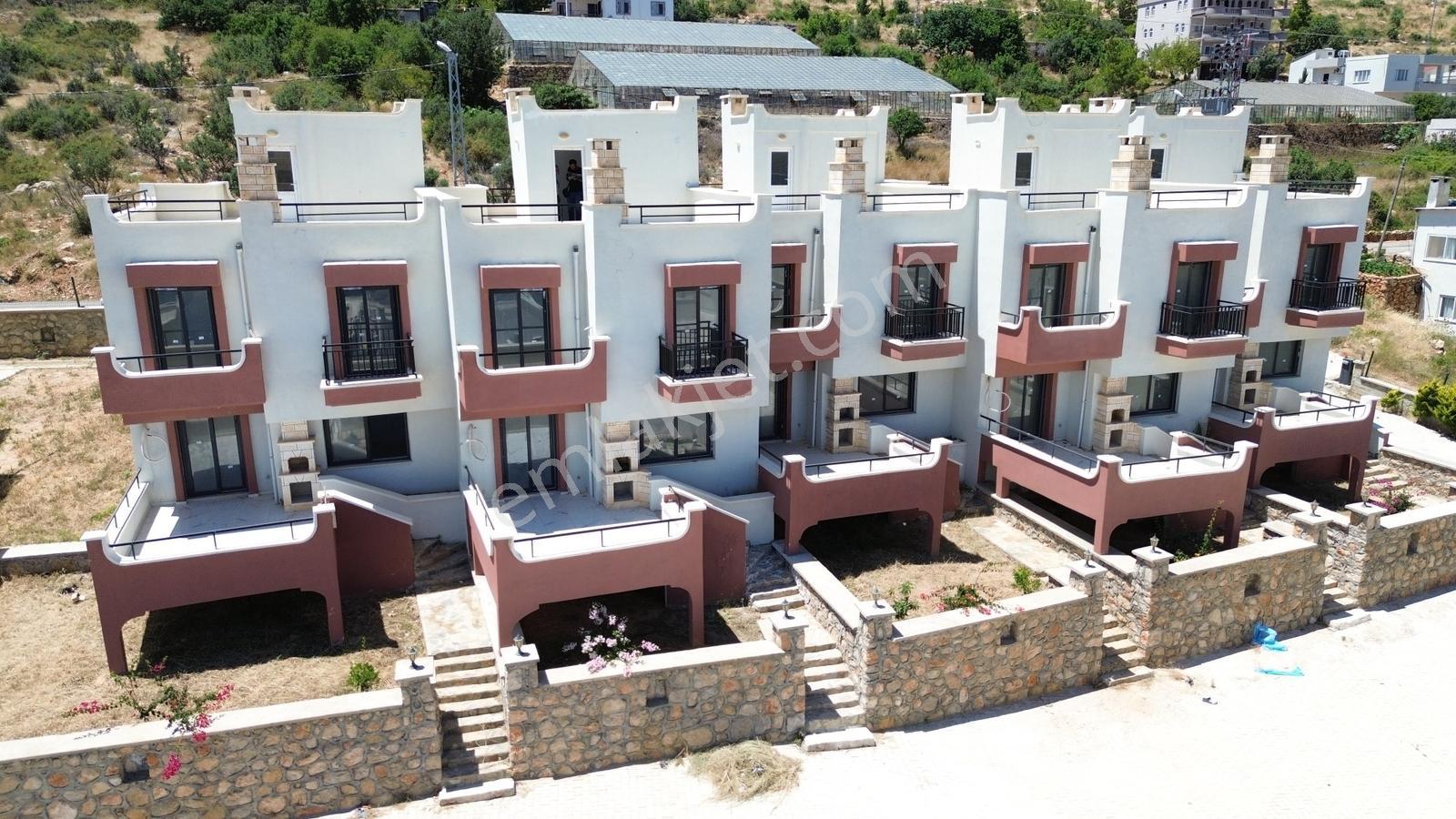 Karakuş Emlak'tan Havuzlu Deniz Manzaralı Satılık Tripleks Villa - Görsel 29
