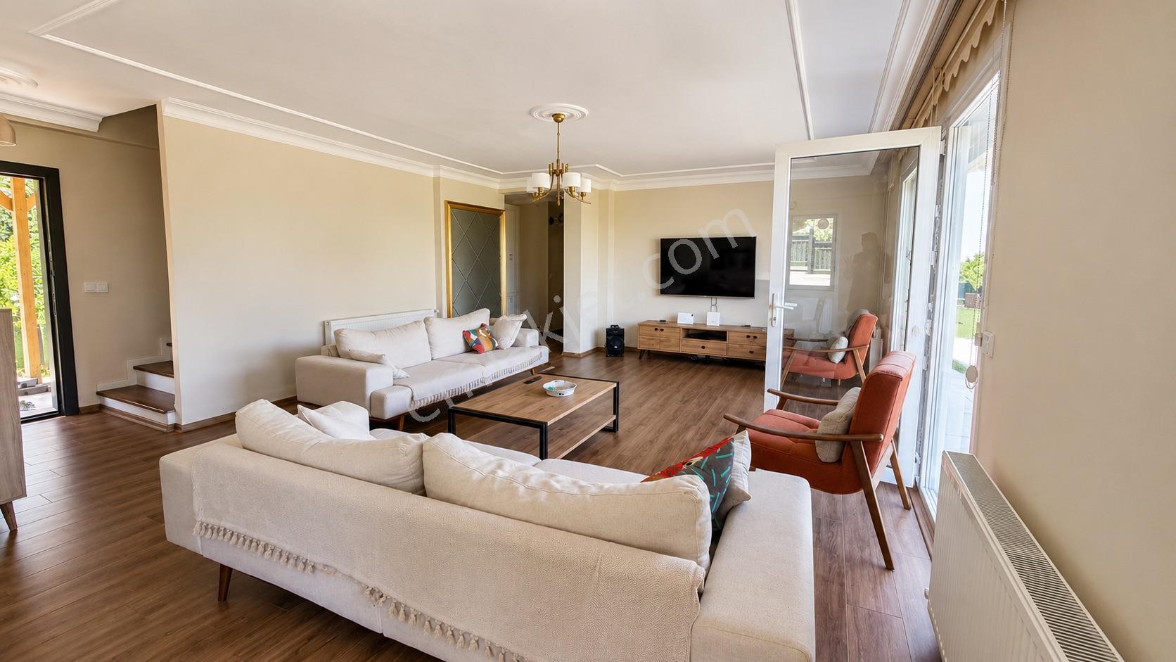 Çınarcık Koru'da Havuzlu Müstakil Deniz Manzaralı Satılık Villa - Görsel 17