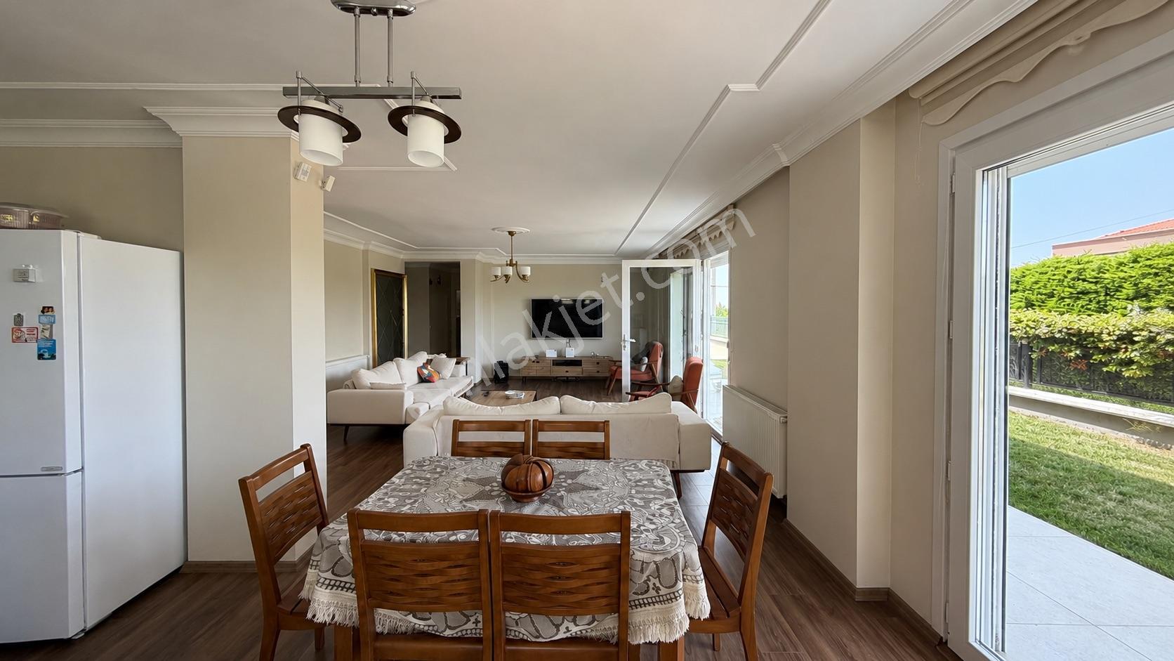 Çınarcık Koru'da Havuzlu Müstakil Deniz Manzaralı Satılık Villa - Görsel 16