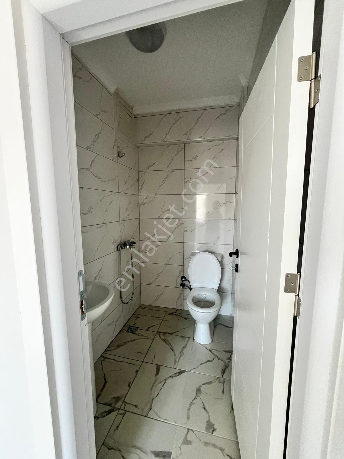 Kiralık Sıfır 2+1 Daire Geniş Balkon Ön Cephe Ebeveyn Banyo - Görsel 8