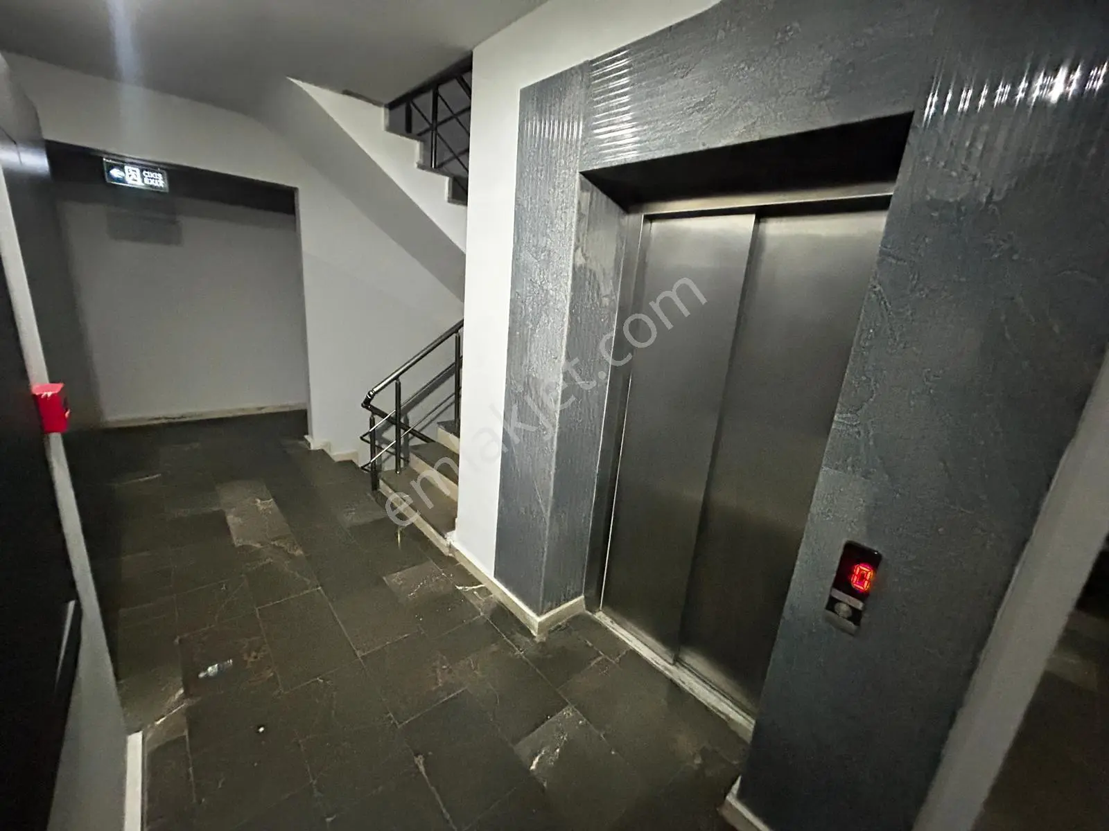 Merkezi Konum'da 1+1 Eşyalı Kiralık Daire - Görsel 3