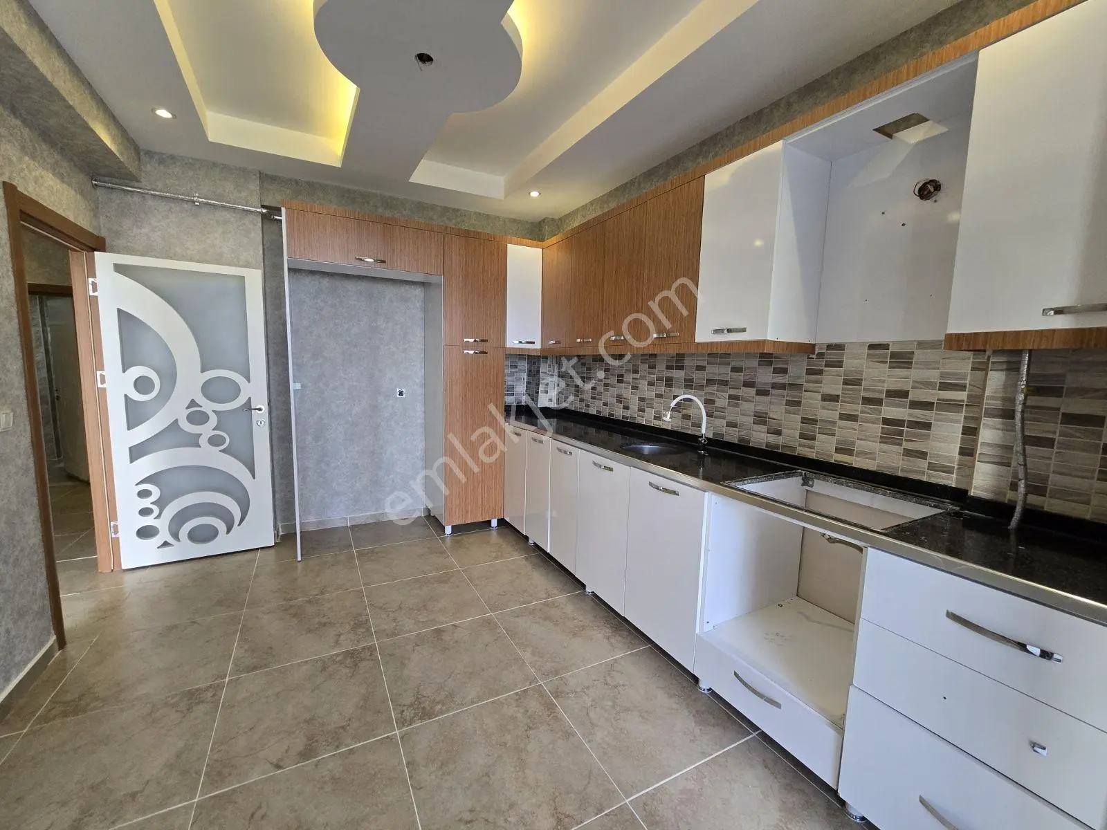 Siverek Caddesinde Kiralık 3+1 Daire