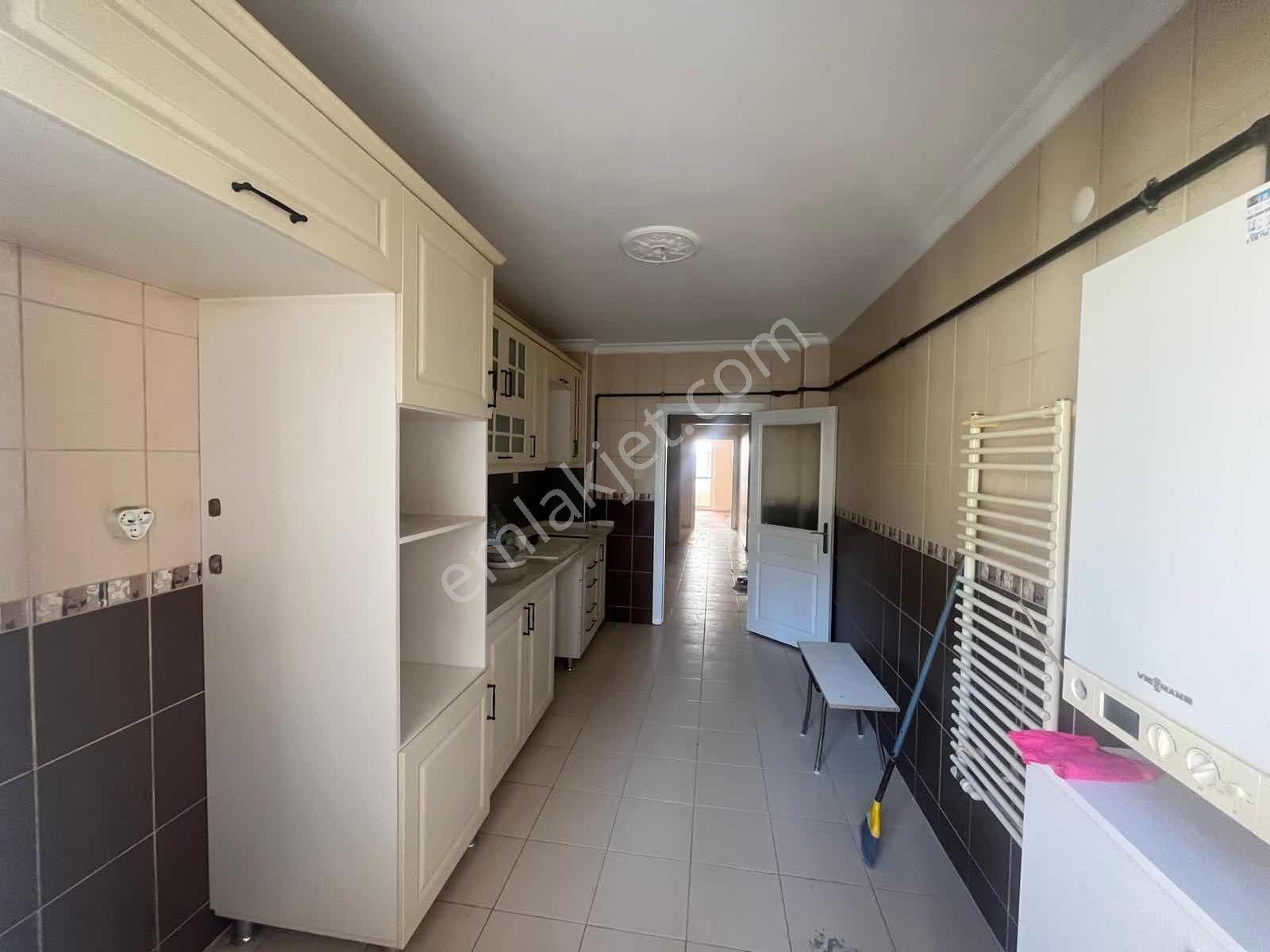 Yonca Emlak Hürel Mah. Kiralık 3+1 Daire - Görsel 16