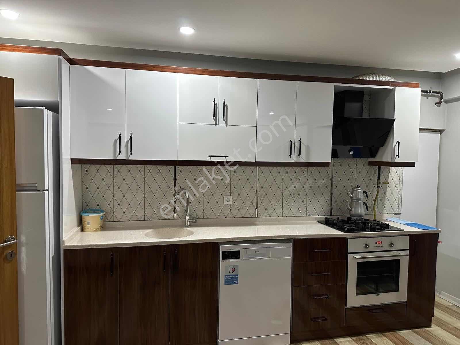 Ersay'dan Kiralık-eşyalı-1+1-etibank Parka Bakıyor-arakat
