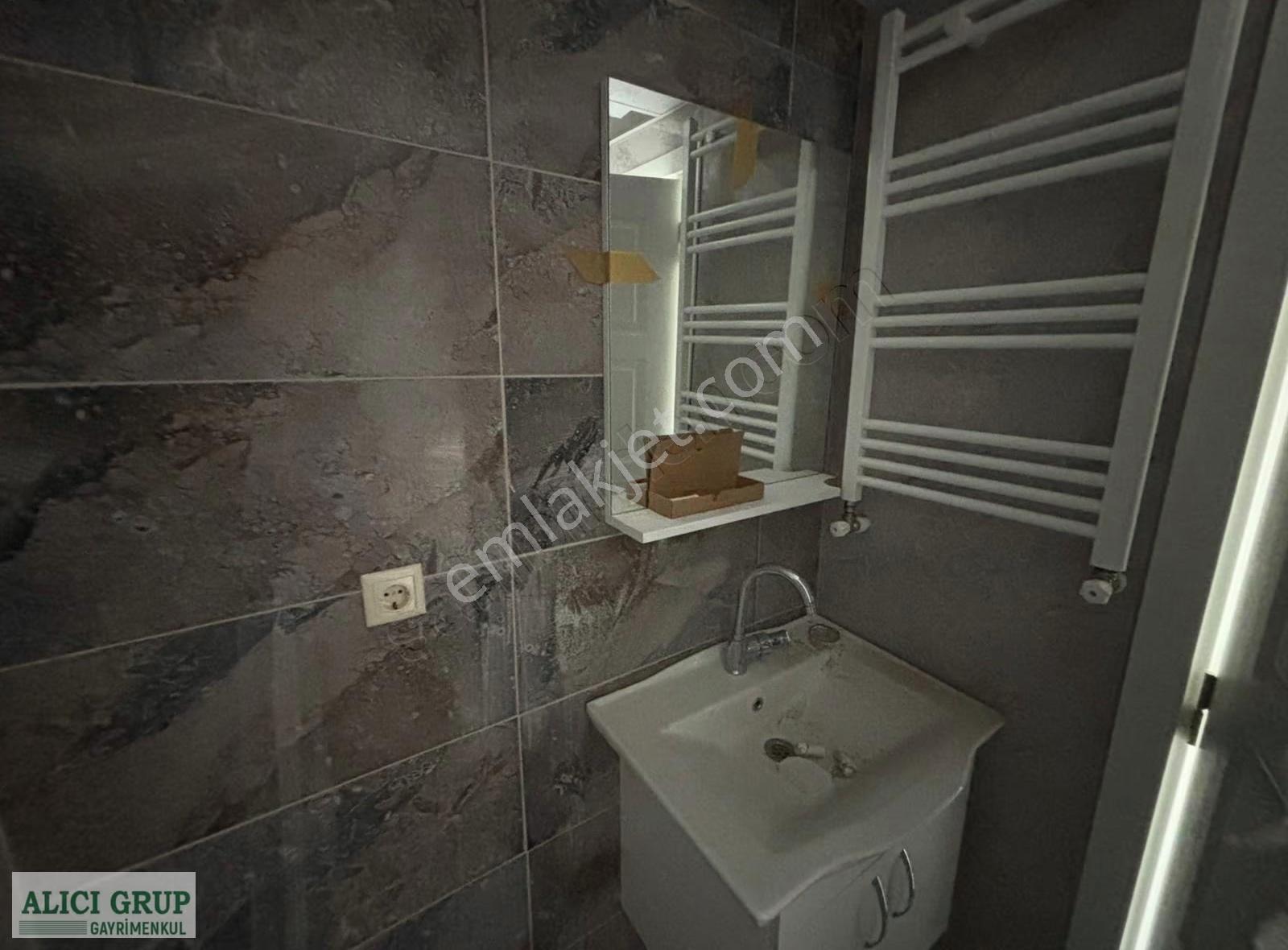 Cadde Üzeri Kombili Kiralık 3+1 Daire - Görsel 16