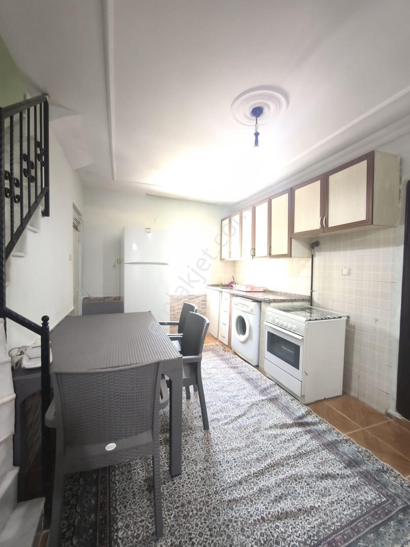 Kuşadasında Eşyalı Kiralık 4+1 Villa - Görsel 8