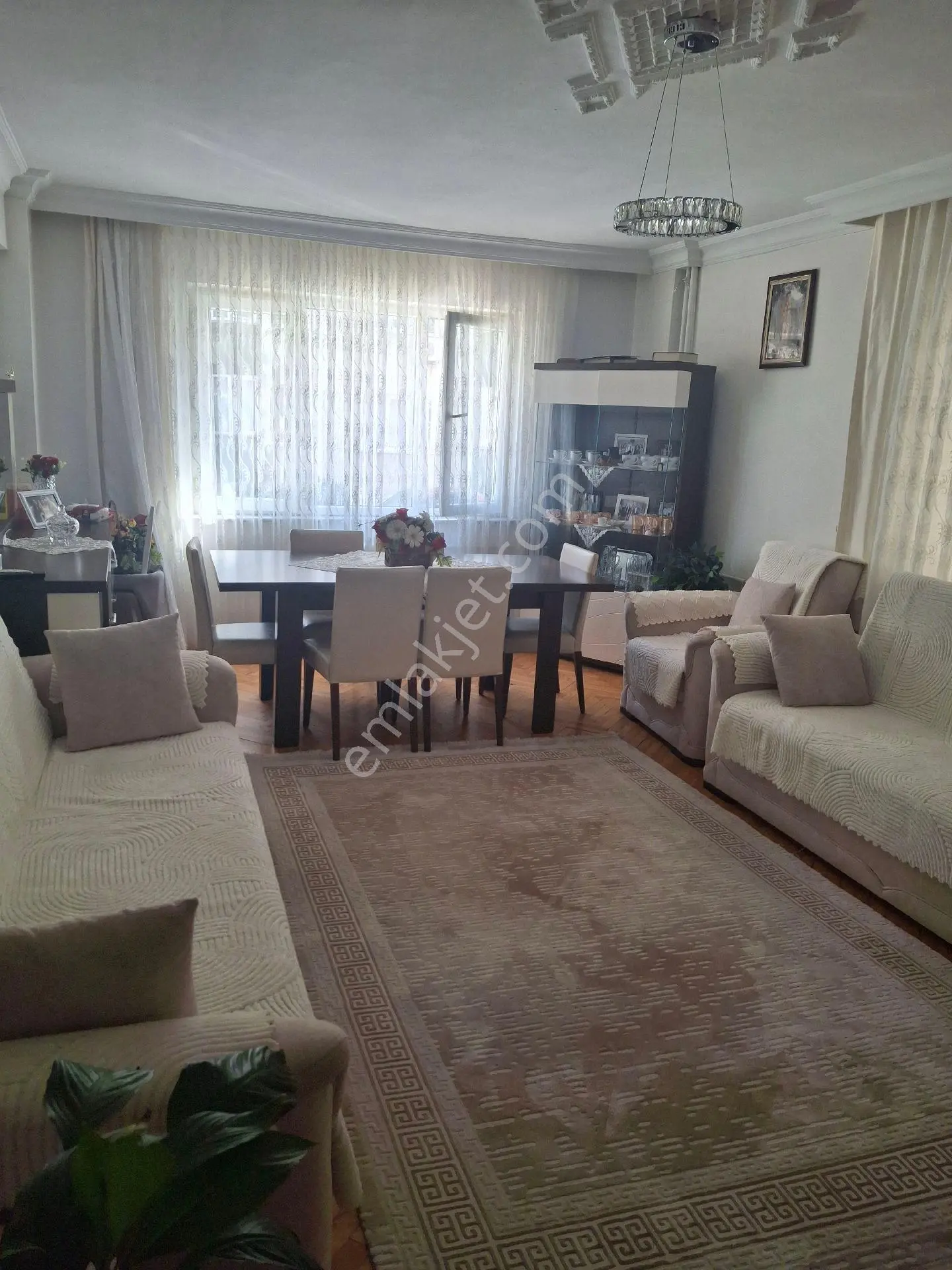 Kayalar Emlaktan Muhittin 1.bağlarda Satılık 3+1 160 M2 Lüx Daire