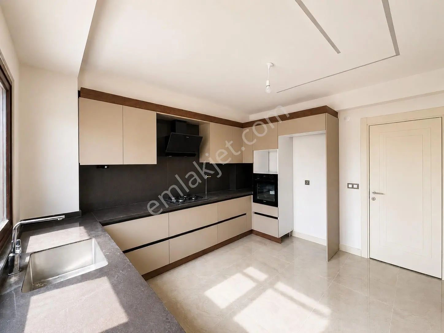 Maşukiye'de Özel Havuzlu, 150 M² Bahçeli 3+1 Lüks Villa - Görsel 10
