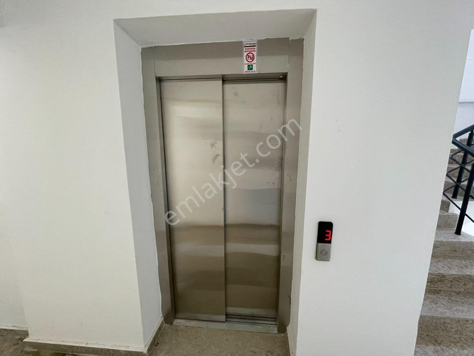 Ataşehir'de Harika Konumda Eşyalı Kiralık 1+1 Daire - Görsel 9