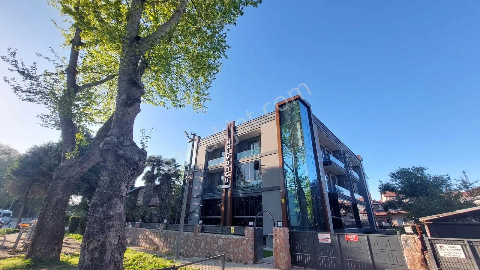 Merkez'de Eşyalı 1+1 Kiralık Daireler - Görsel 2