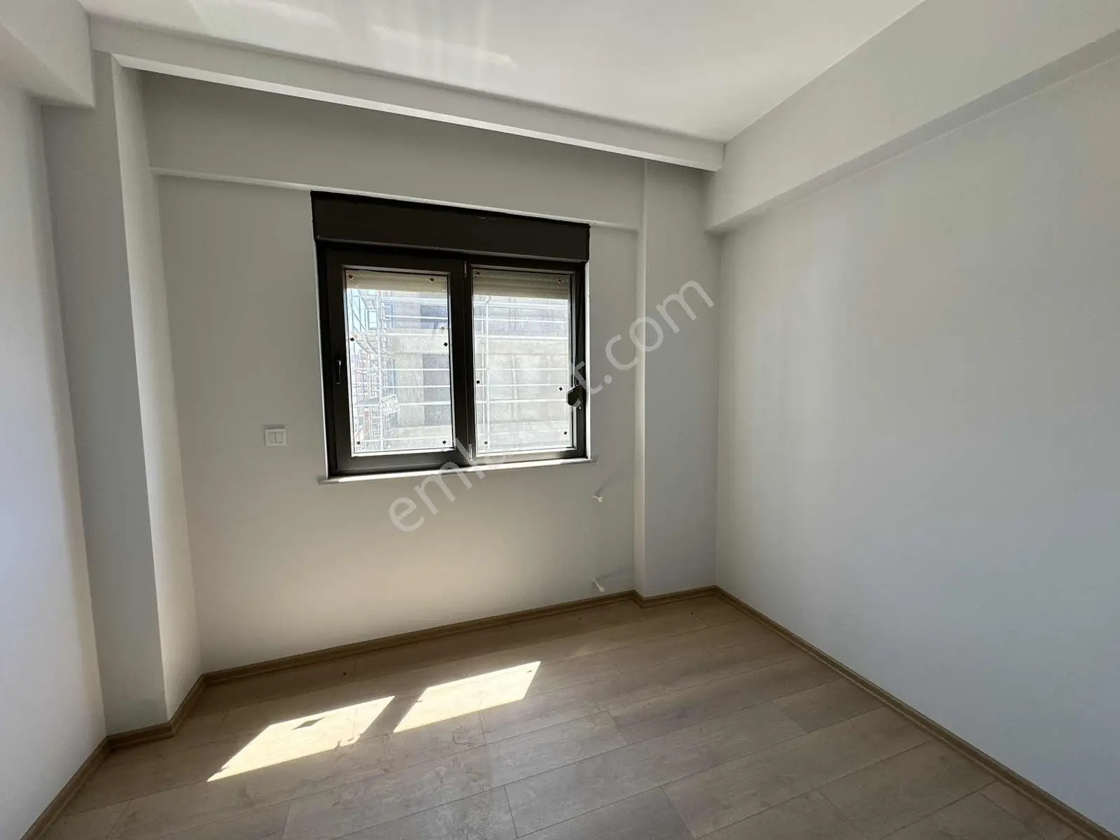 Altıntaş'ta İskanlı, Havuzlu Site İçinde Satılık Daire. - Görsel 5