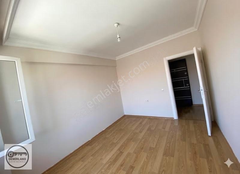 Demirland'dan Meydan Mahallesin De Kiralık 1+1 Bakımlı Daire - Görsel 12