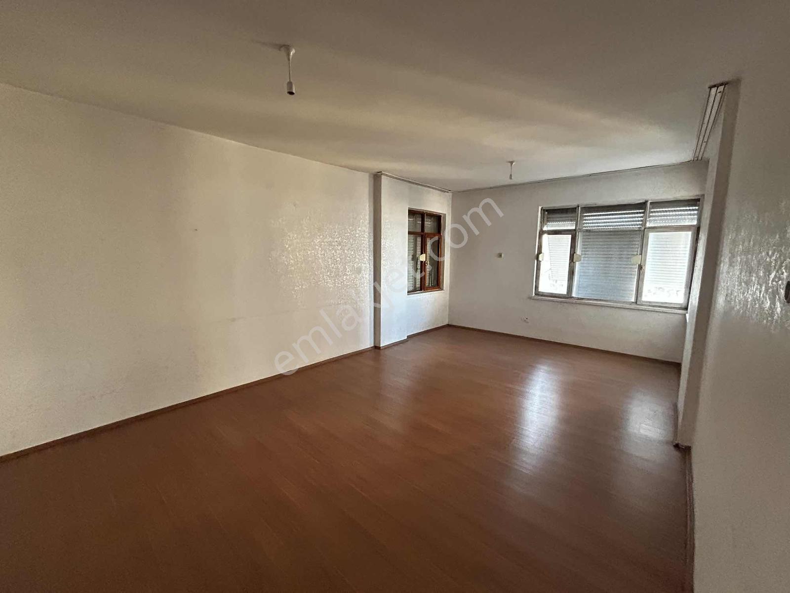 Düdenbaşı Mah De Doğ Sel Sitesinde Ara Kat Asansörlü 2+1 Kiralık - Görsel 4