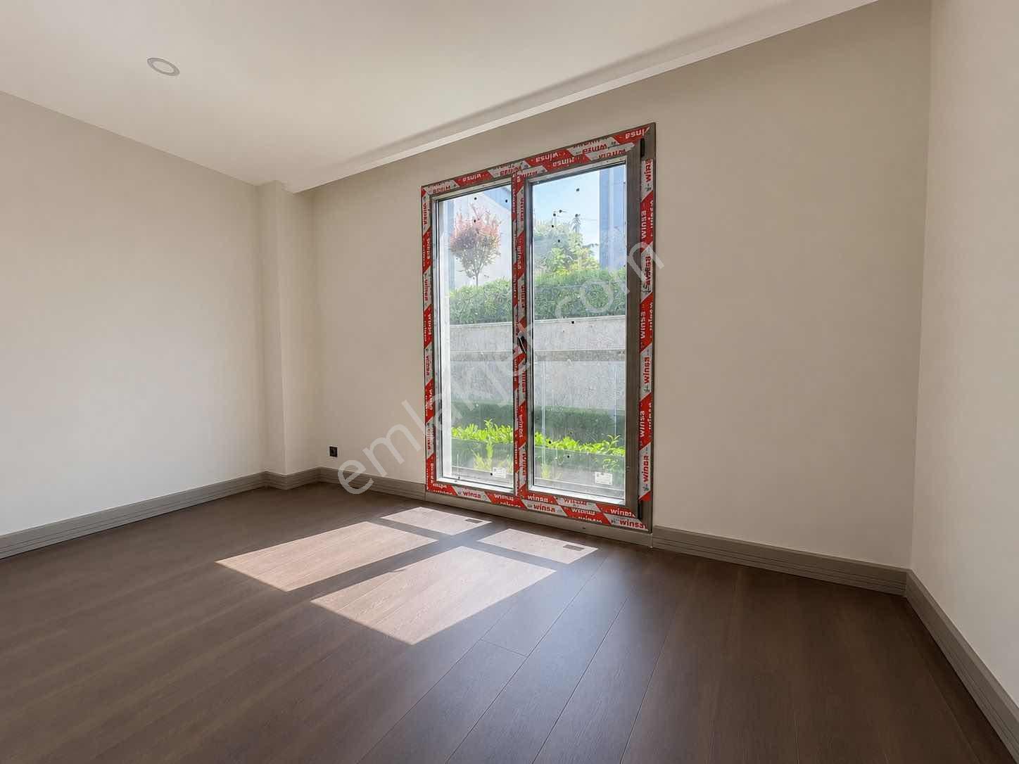 Bahçeşehir Sofa Butık Sitesinde Satılık 4+1 Villa - Görsel 10