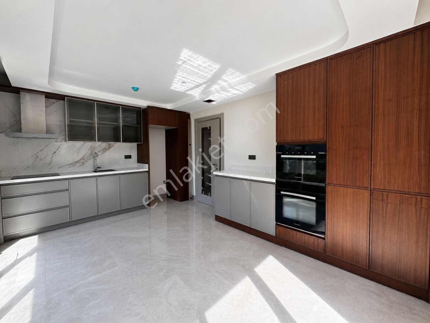 Bahçeşehir Sofa Butık Sitesinde Satılık 4+1 Villa - Görsel 19