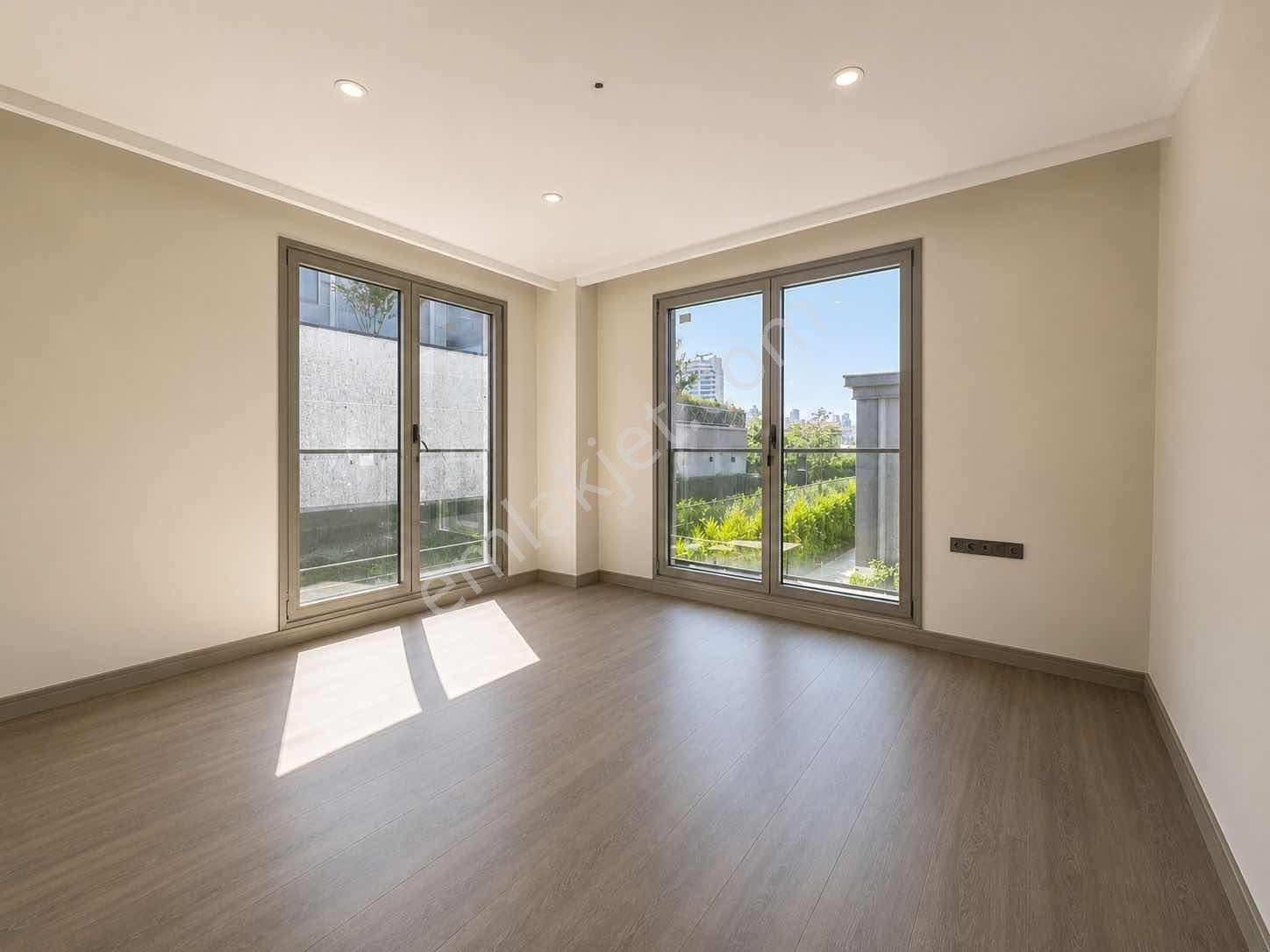 Bahçeşehir Sofa Butık Sitesinde Satılık 4+1 Villa - Görsel 21