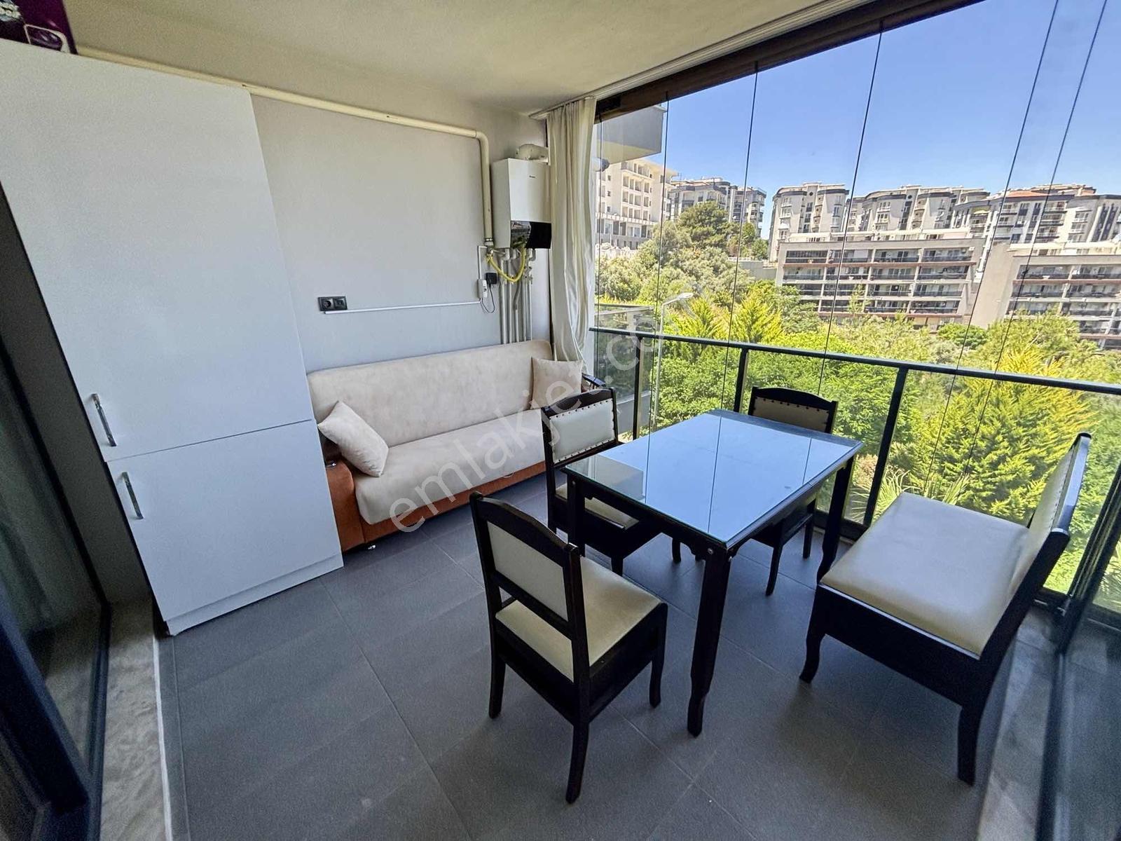 Kuşadası'nda Deniz Manzaralı Ebeveyn Banyolu 2+1 Lüks Daire - Görsel 11
