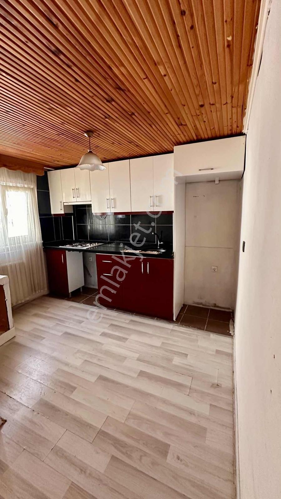 50.yıl'da Harika Konumda 2+1 100m2 Şehir Manzaralı Ferah Daire ! - Görsel 7