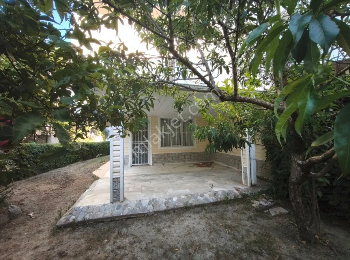 Kuşadası'nda Köşe Konum, Ortak Havuzlu, 4+1 Satılık Villa - Görsel 4