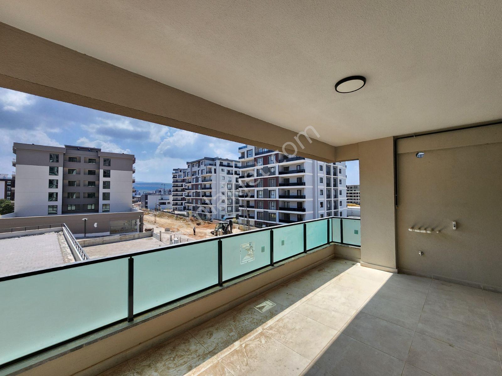 Karnur Reva1, E. Banyolu, Ç. Odası, Havuzlu Arakat, 165m2 3+1 - Görsel 11
