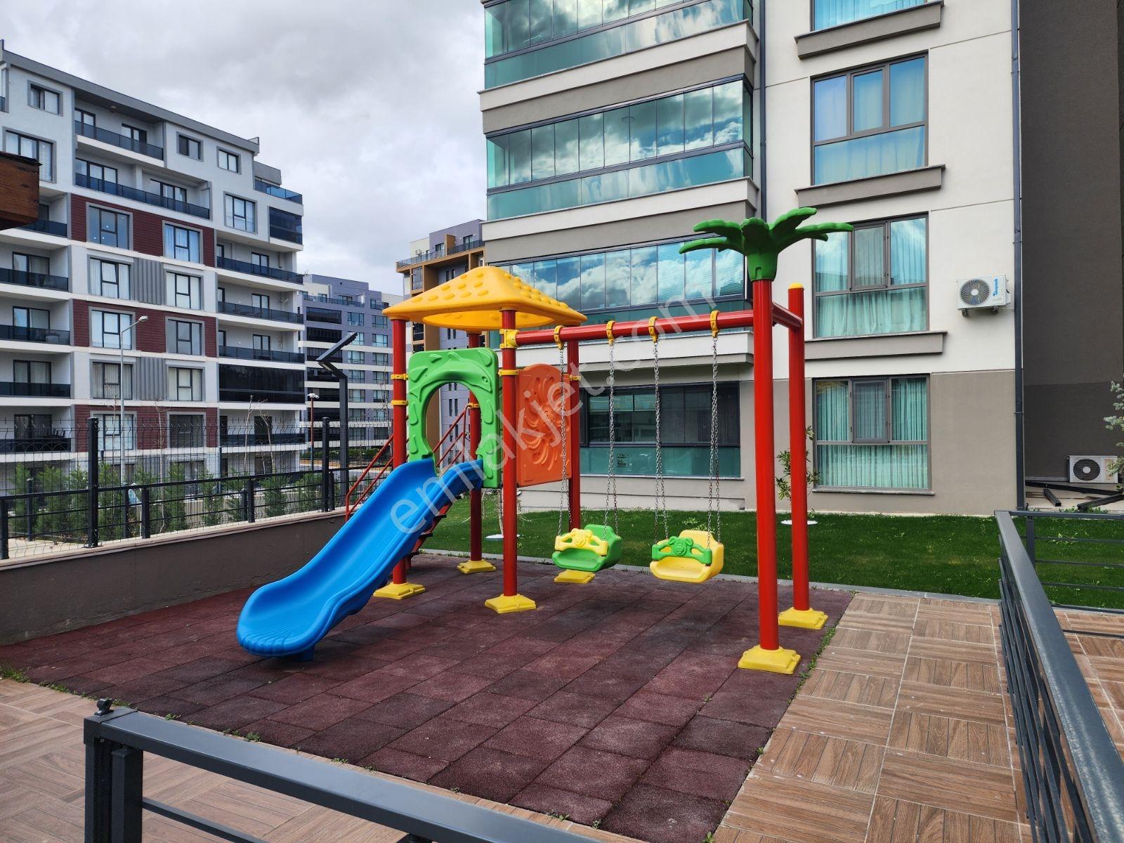 Karnur Reva1, E. Banyolu, Ç. Odası, Havuzlu Arakat, 165m2 3+1 - Görsel 12