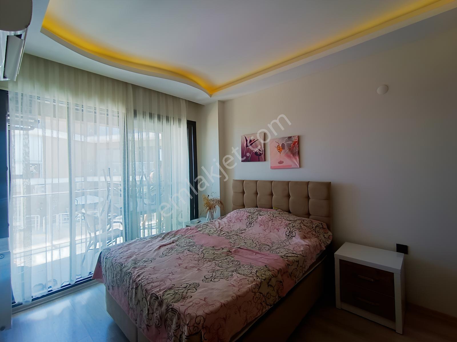 Kuşadasında Havuz Manzaralı 65 M2 Eşyalı Kiralık 1+1 Lüks Daire - Görsel 31