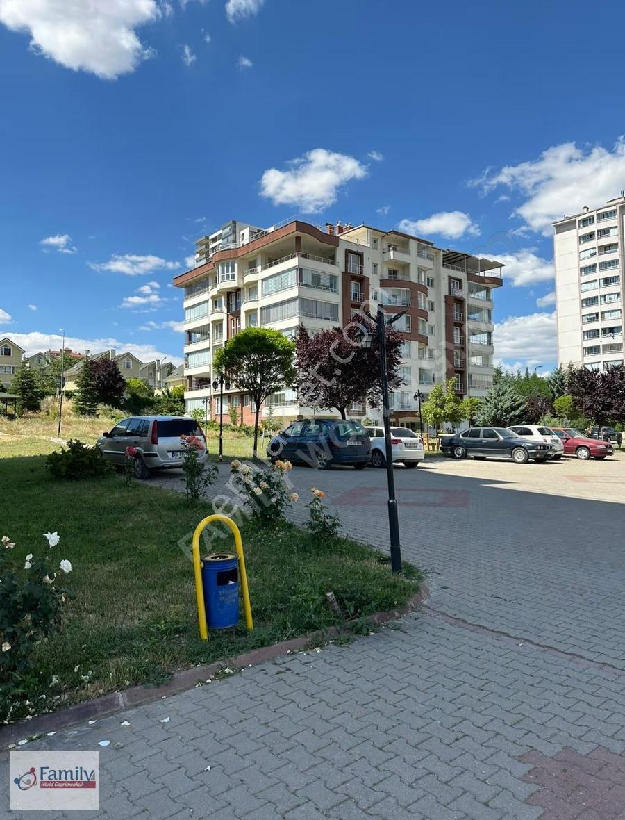 Bağlıca'da Satılık 3+1 Daire, 140m², Merkezi Konum - Görsel 3