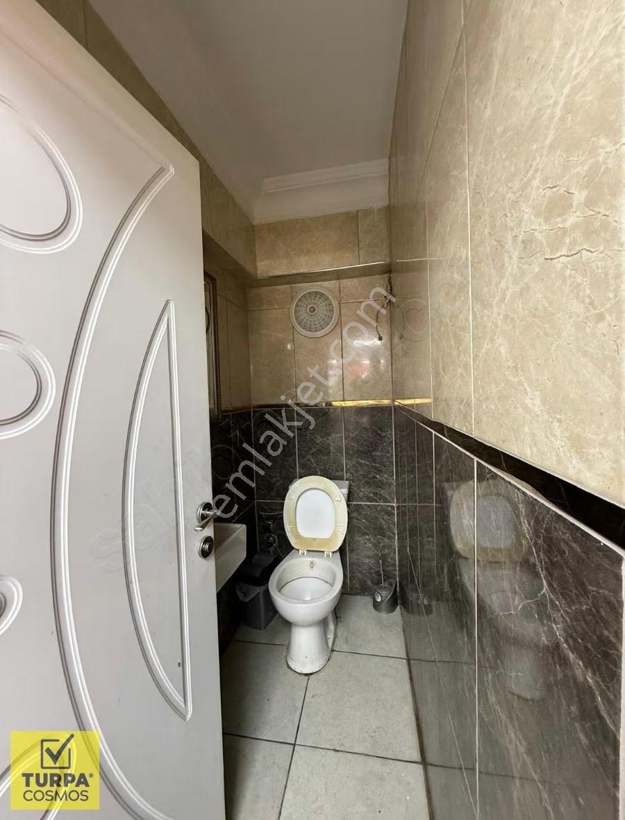 Alsancak'ta Merkezi Konumda Devren Kiralık Peynirci Dükkanı - Görsel 6