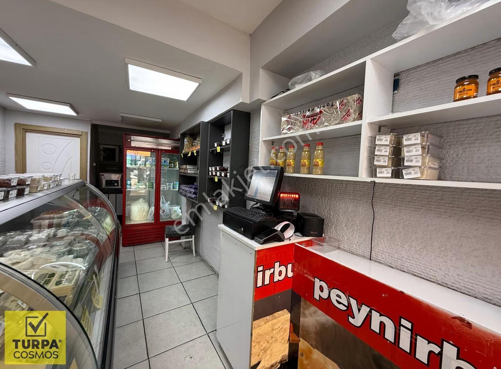 Alsancak'ta Merkezi Konumda Devren Kiralık Peynirci Dükkanı - Görsel 14