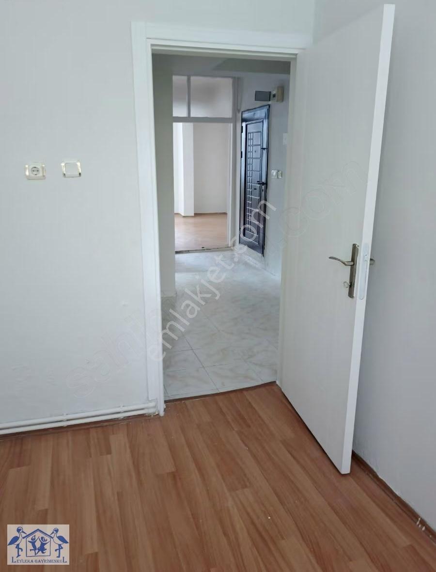Çamçeşme Parkına Caddeye Yakın Kombili 2+1 Daire - Görsel 11