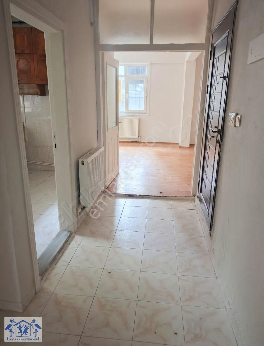 Çamçeşme Parkına Caddeye Yakın Kombili 2+1 Daire - Görsel 15
