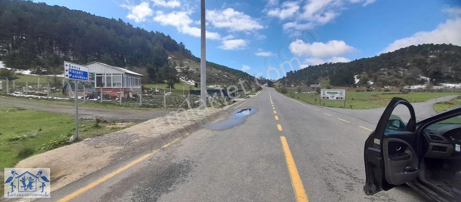 Pamukova Çilekli'de Resmi Yol Su 1050m2 Manzaralı Tarla - Görsel 7