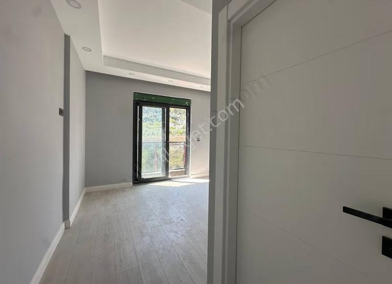 Alanya Çıplaklı Mahallesinde 2+1 Eşyasız Kiralık Daire - Görsel 27