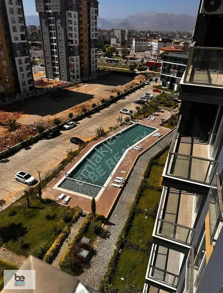 Prestijli Sitede Havuz Manzaralı, 2+1 Kiralık Daire
