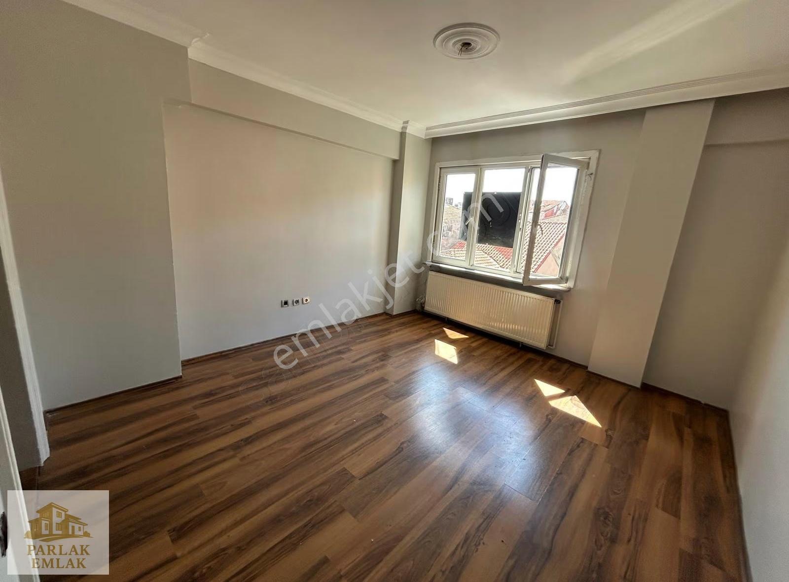 Bağlarbaşnda Genç Binada 4+1 140m2 Deniz Manzaralı Dubleks Daire - Görsel 5