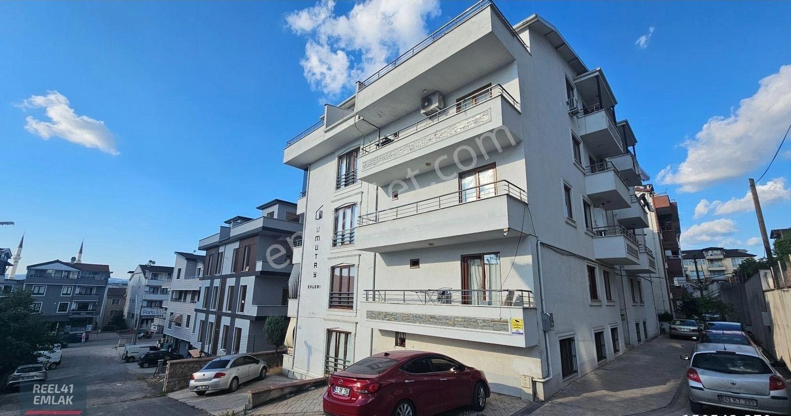Başiskele Barbaros'ta Satılık Lüks 3+1 Ters Dubleks Daire