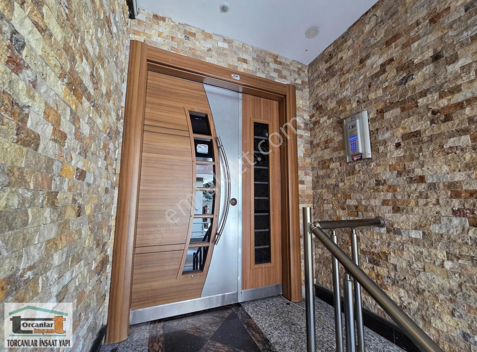 Küçükçekmece Hatboyu Caddesinde Sahile Sıfır, 2+1 130 M2 Daire - Görsel 19