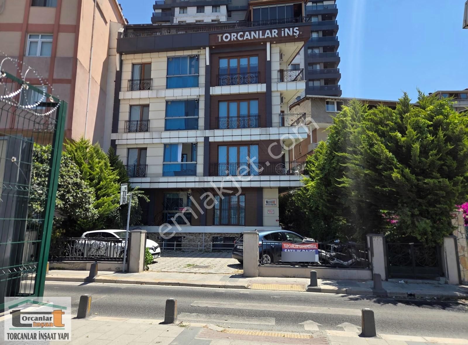 Küçükçekmece Hatboyu Caddesinde Sahile Sıfır, 2+1 130 M2 Daire - Görsel 14