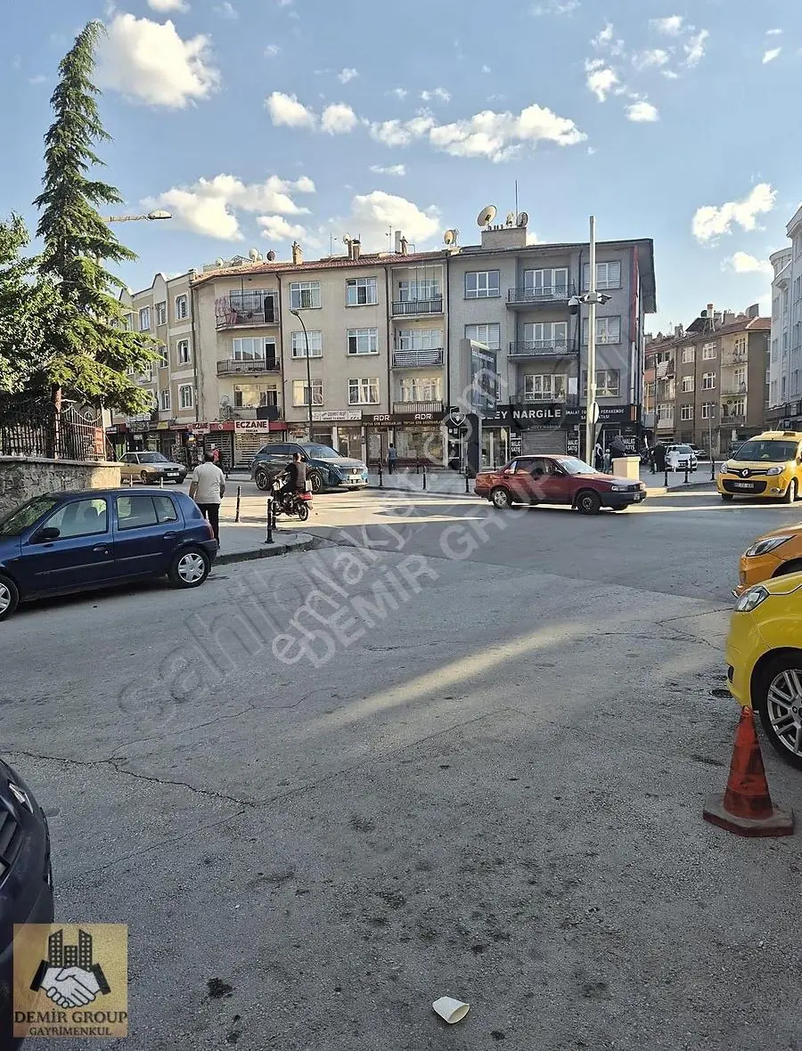 İstanbul Caddesi'nde Satılık 35 M² Kiracılı Dükkan - Görsel 2