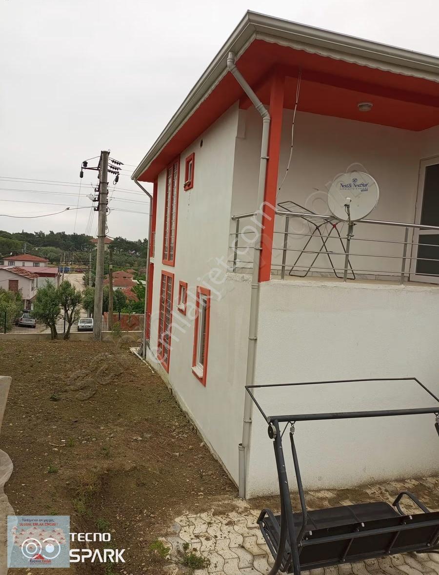 Karacabey Gönüde Köy İçi 1100 M² Arsa İçinde 2 Katlı Ev