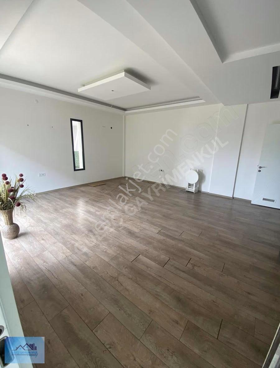 Menderes Barboros Mahallesinde Kiralık 4+1 - Görsel 31