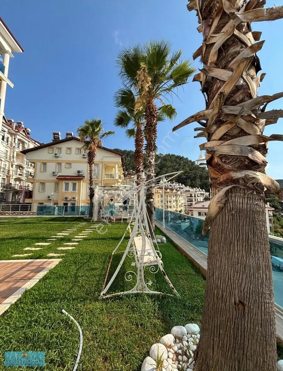 Ölüdeniz Yolunda Deniz Ve Havuz Manzaralı Site İçerisinde Daire